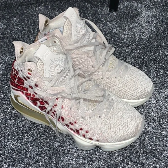 Win Win Lebron 17 Harlem Fashion Row Now Available: Nike LeBron 17